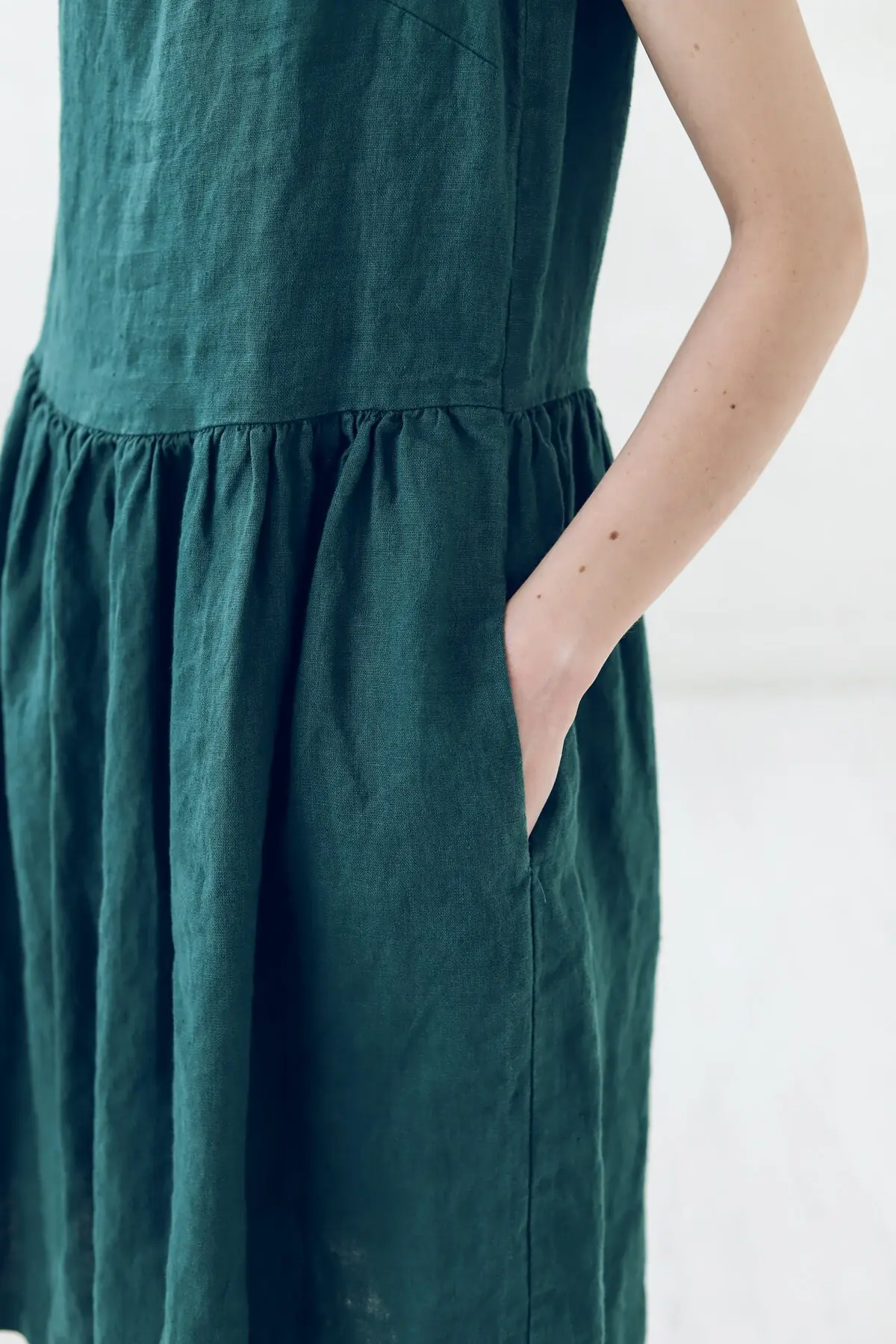 Emerald Green Linen Dress: A-line Midi With Pockets Emerald Green Linen Dress: A-line Midi With Pockets